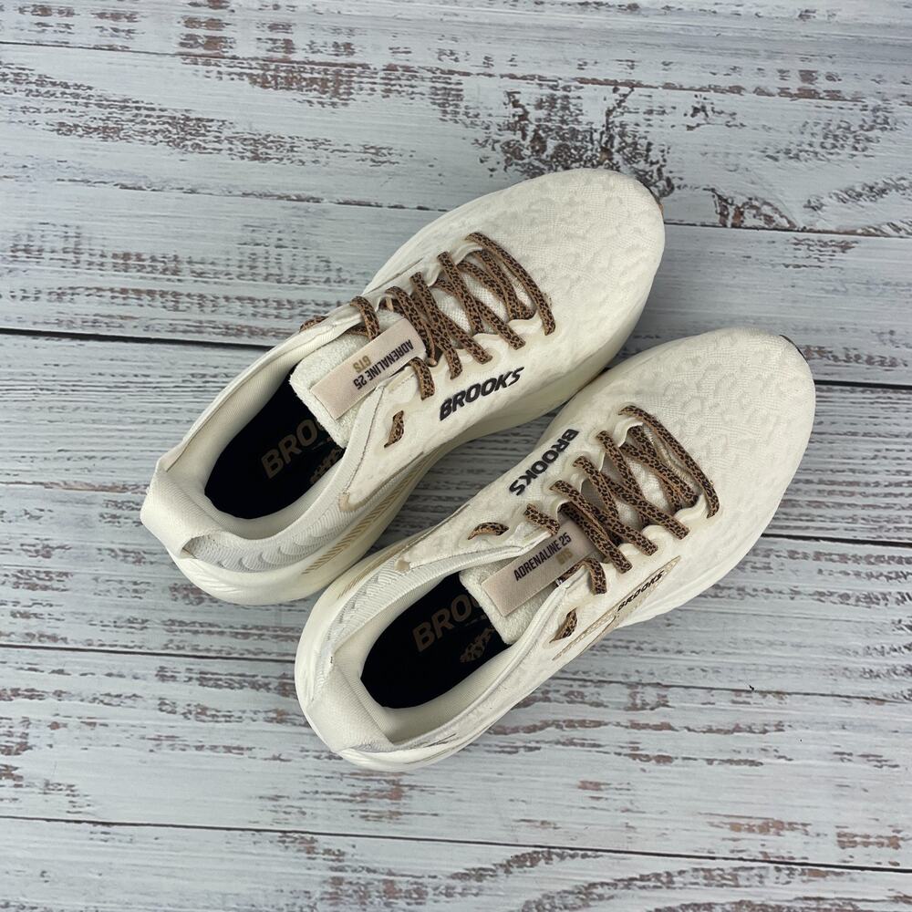 Brooks Adrenaline GTS 25 Women US 6.5B Running Shoe Coconut Tofu Crème - Picture 8 of 11